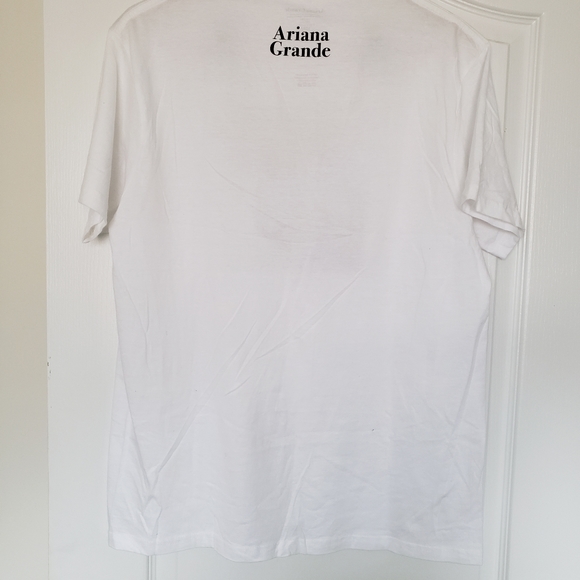 SOLD NWOT Ariana Grande upside down Oversized graphic tshirt M - Picture 4 of 6